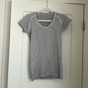 Lululemon workout top